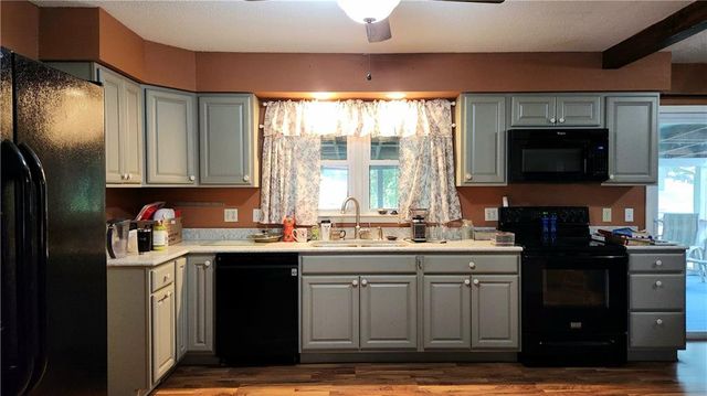 2701 S Maybrook Avenue, Independence, MO 64057