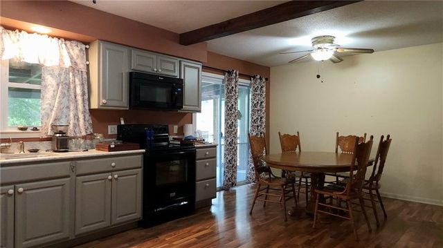 2701 S Maybrook Avenue, Independence, MO 64057