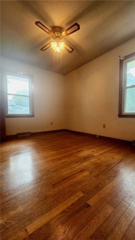 2701 S Maybrook Avenue, Independence, MO 64057
