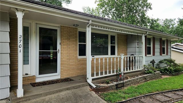 2701 S Maybrook Avenue, Independence, MO 64057