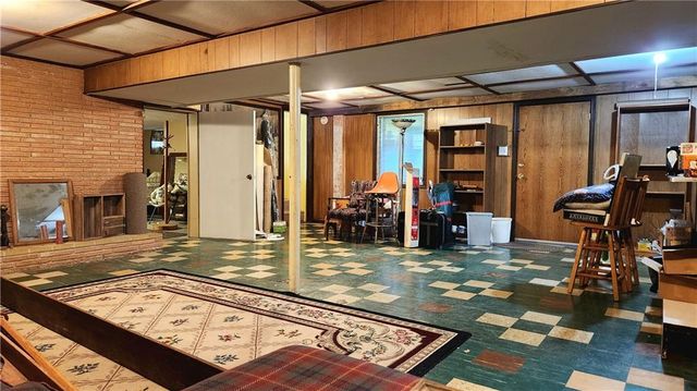 2701 S Maybrook Avenue, Independence, MO 64057