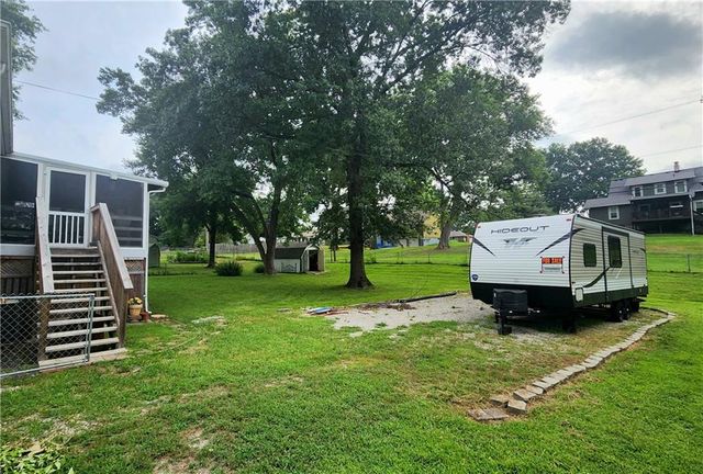 2701 S Maybrook Avenue, Independence, MO 64057