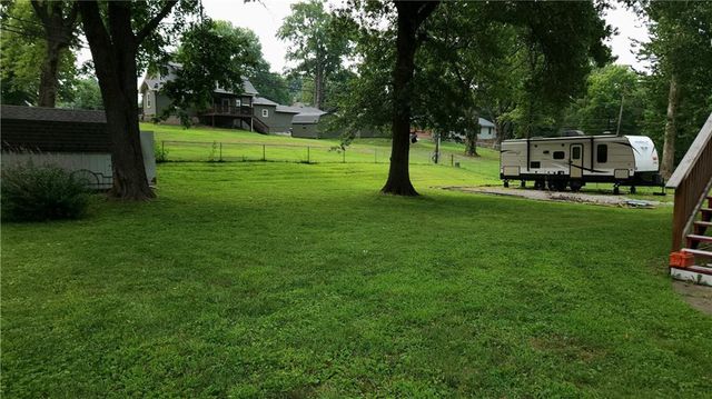 2701 S Maybrook Avenue, Independence, MO 64057