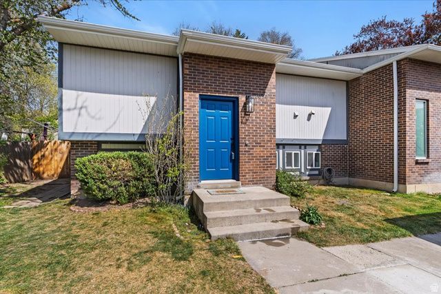 2397 E BOYES ST, Holladay, UT 84117