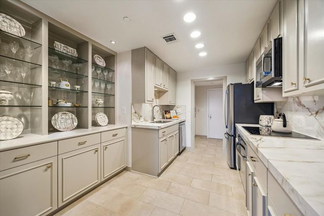 5100 San Felipe Street 164E, Houston, TX 77056
