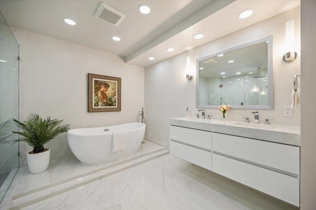 5100 San Felipe Street 164E, Houston, TX 77056