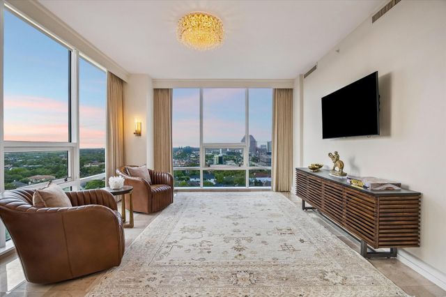 5100 San Felipe Street 164E, Houston, TX 77056