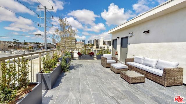 1143 Glenville Drive 501, Los Angeles, CA 90035