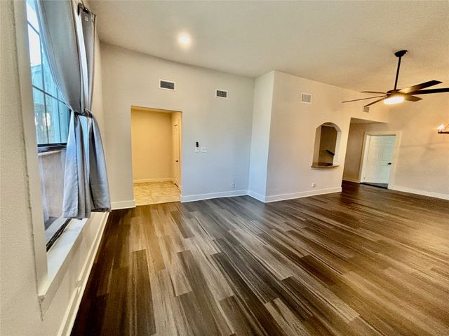 1910 N Carroll Avenue, Dallas, TX 75204