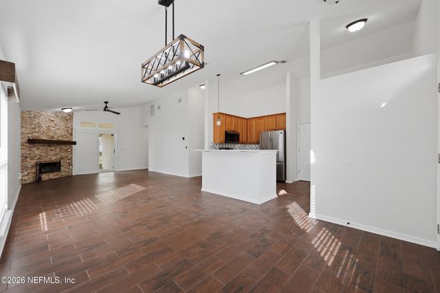 1806 FOREST CREEK Drive, Jacksonville, FL 32225