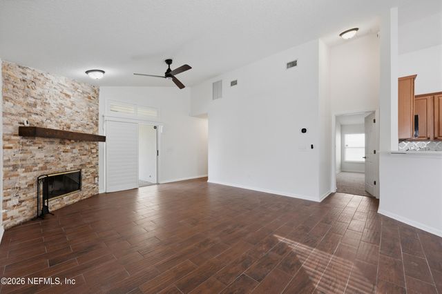 1806 FOREST CREEK Drive, Jacksonville, FL 32225