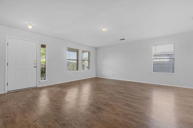 309 MUSGRAV, Kyle, TX 78640