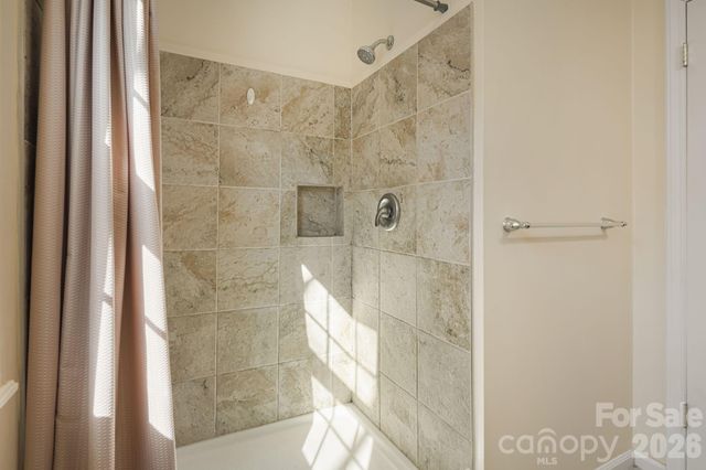 84 Lakeview Court, Brevard, NC 28712