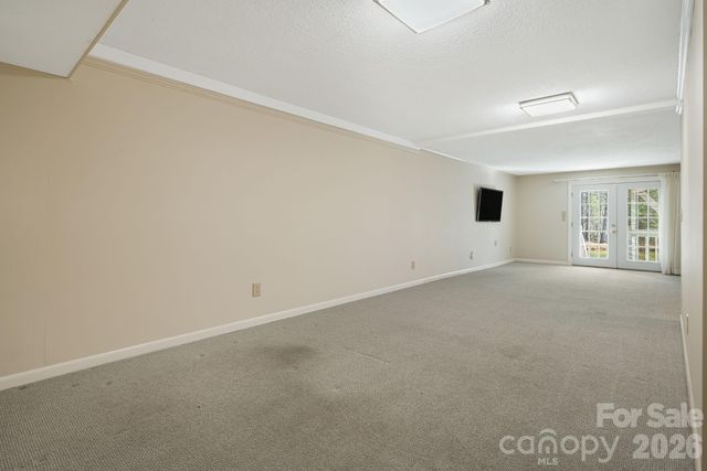 84 Lakeview Court, Brevard, NC 28712
