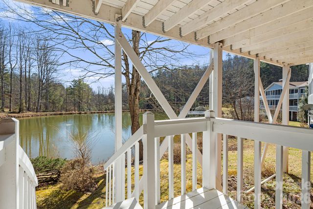 84 Lakeview Court, Brevard, NC 28712