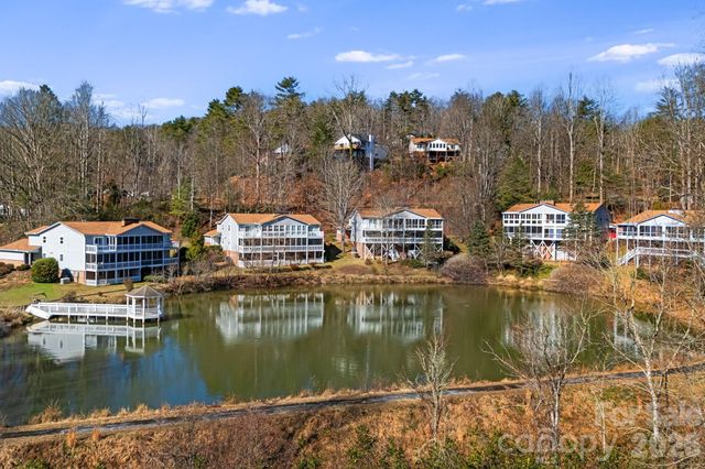 84 Lakeview Court, Brevard, NC 28712