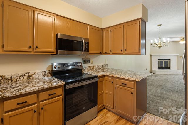 84 Lakeview Court, Brevard, NC 28712
