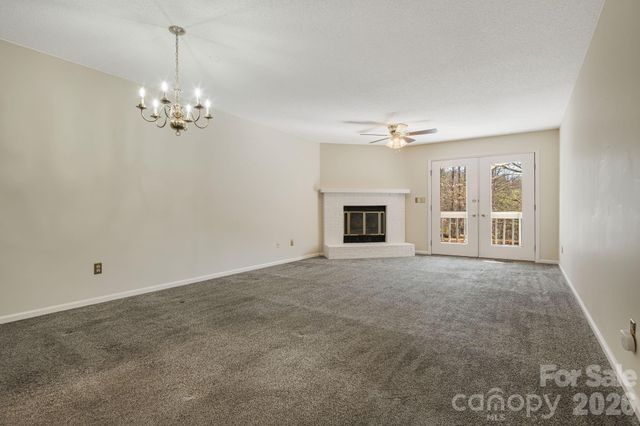 84 Lakeview Court, Brevard, NC 28712