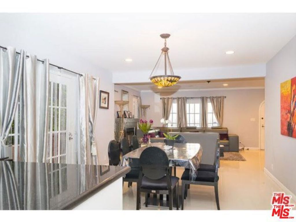 137 S Rexford Drive, Beverly Hills, CA 90212