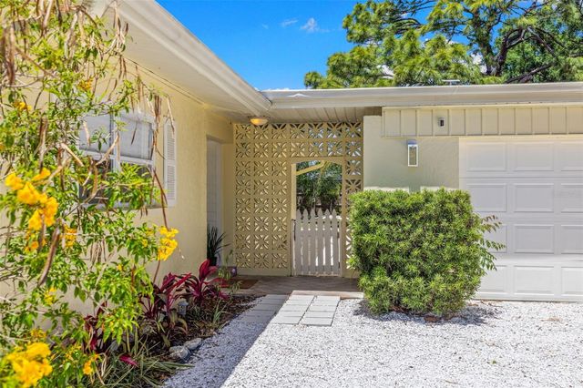 6916 ALDERWOOD DRIVE, Sarasota, FL 34243