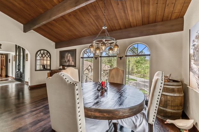 602 Rolling Hills Road, Huntsville, TX 77340