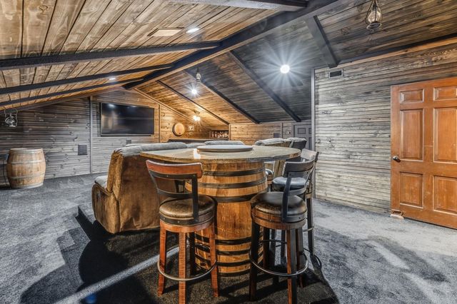 602 Rolling Hills Road, Huntsville, TX 77340