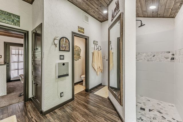 602 Rolling Hills Road, Huntsville, TX 77340