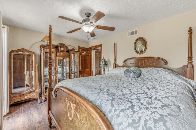 602 Rolling Hills Road, Huntsville, TX 77340