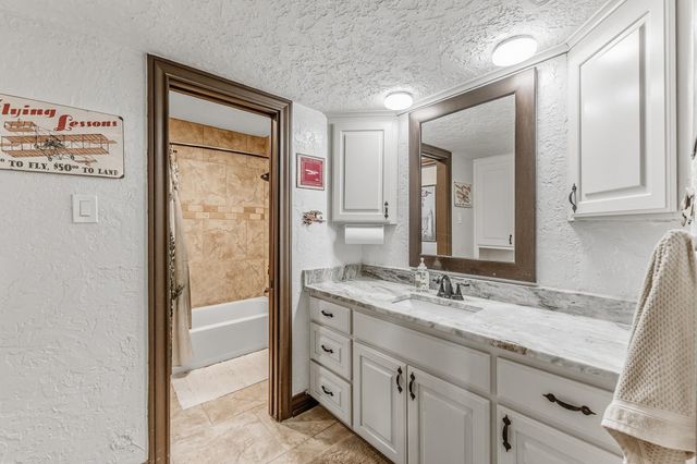 602 Rolling Hills Road, Huntsville, TX 77340