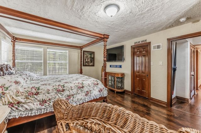 602 Rolling Hills Road, Huntsville, TX 77340