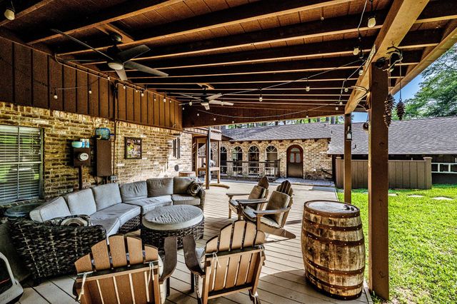 602 Rolling Hills Road, Huntsville, TX 77340