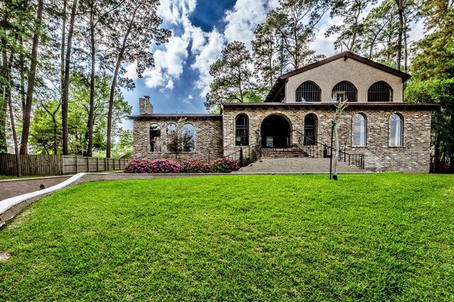 602 Rolling Hills Road, Huntsville, TX 77340