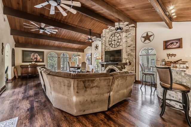 602 Rolling Hills Road, Huntsville, TX 77340