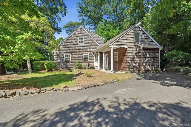 15 Shore Oaks Drive, Stony Brook, NY 11790