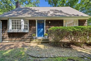 15 Shore Oaks Drive, Stony Brook, NY 11790
