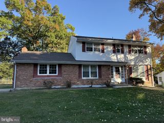 21 WHEATFIELD DR, Wilmington, DE 19810