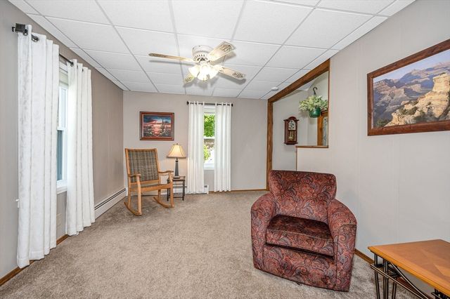 31 Iona Ave, Dracut, MA 01826