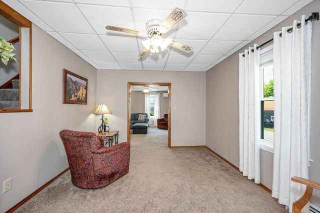 31 Iona Ave, Dracut, MA 01826