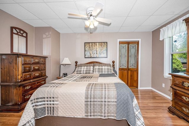 31 Iona Ave, Dracut, MA 01826