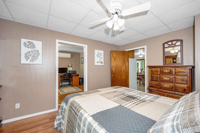 31 Iona Ave, Dracut, MA 01826