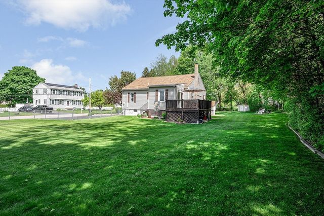 31 Iona Ave, Dracut, MA 01826