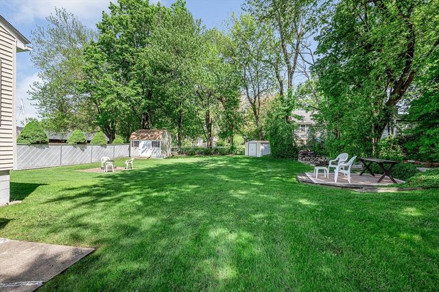 31 Iona Ave, Dracut, MA 01826