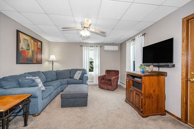 31 Iona Ave, Dracut, MA 01826