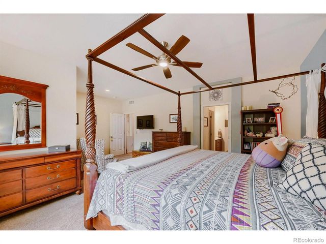 537 Peregrine Circle, Longmont, CO 80504