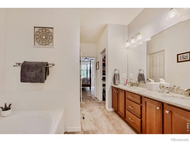 537 Peregrine Circle, Longmont, CO 80504