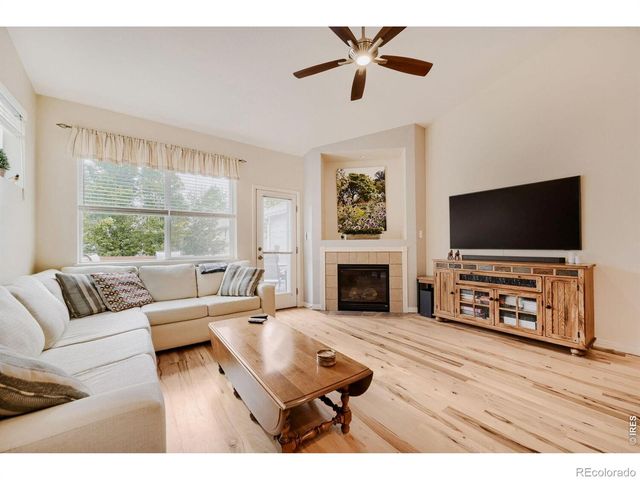 537 Peregrine Circle, Longmont, CO 80504