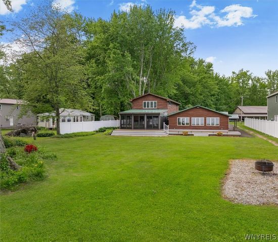 21 Lakeshore Drive, Constantia, NY 13044