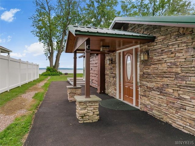 21 Lakeshore Drive, Constantia, NY 13044
