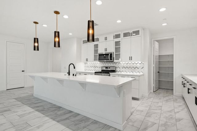 73584 Henri Drive, Palm Desert, CA 92211