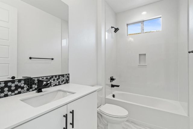 73584 Henri Drive, Palm Desert, CA 92211